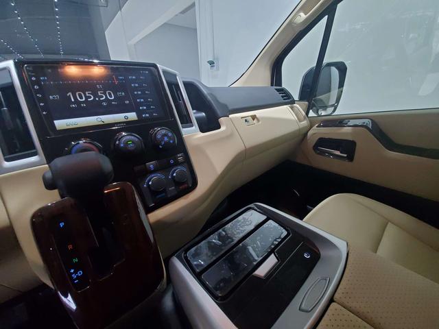 Toyota HiAce 2021 thumb 9