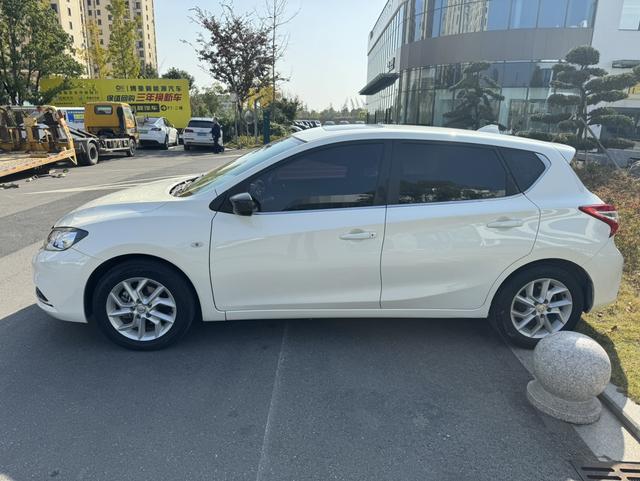 Nissan Tiida 2021 thumb 2