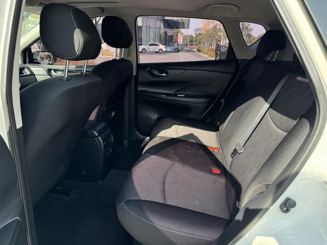 Nissan Tiida 2021 thumb 11