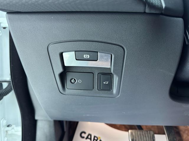Land Rover Range Rover Velar 2020 thumb 11