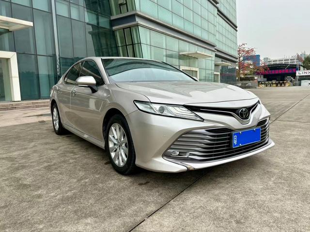 Toyota Camry 2019 thumb 2
