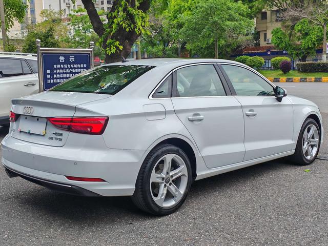 Audi A3 2019 thumb 4