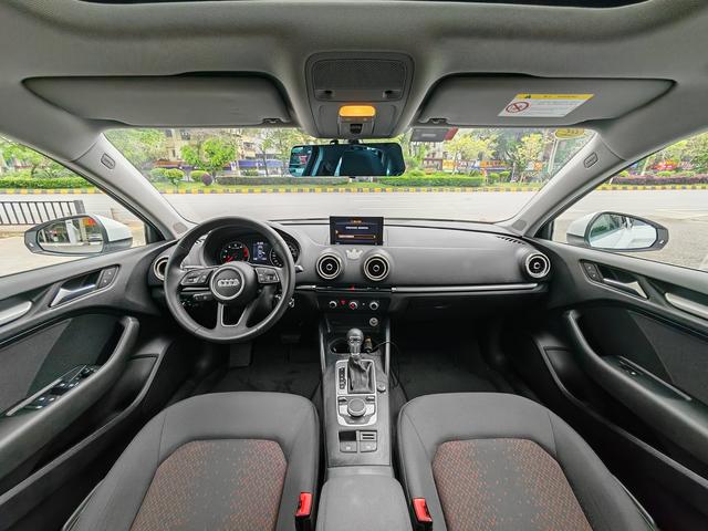 Audi A3 2019 thumb 6