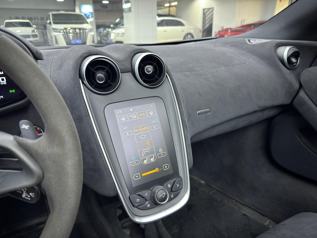 McLaren 600LT 2019 thumb 5