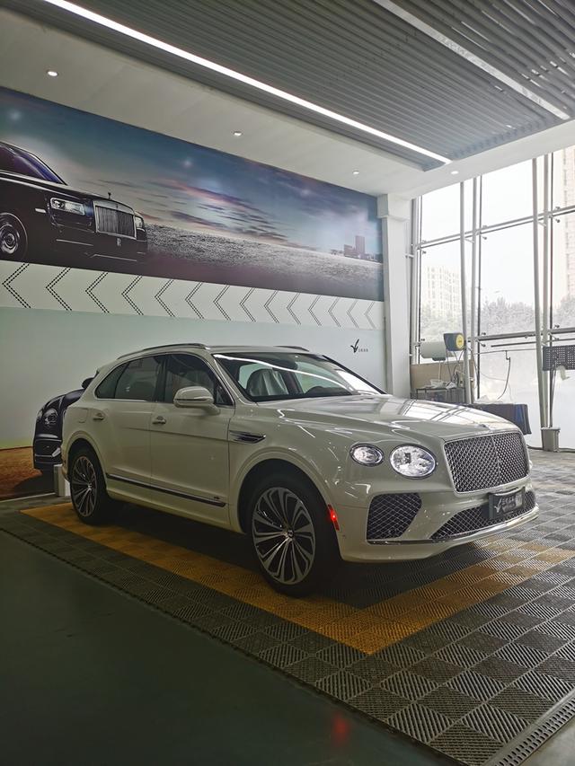 Bentley Bentayga 2022 thumb 5