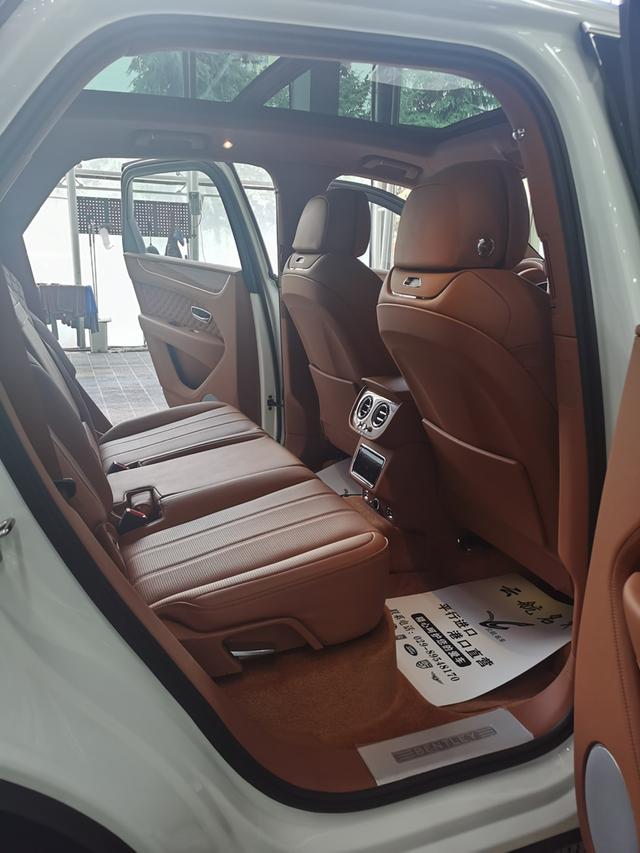 Bentley Bentayga 2022 thumb 9