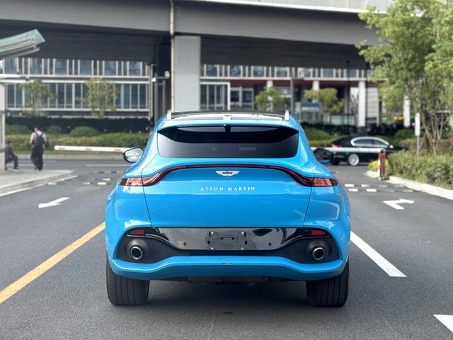 Aston Martin DBX 2022 thumb 4