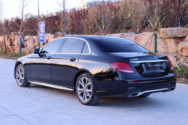 Mercedes-Benz E-Class 2020 thumb 3