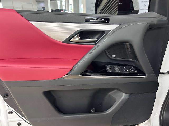 Lexus LX 2023 thumb 5