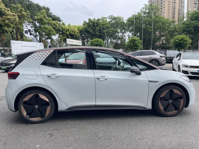 Volkswagen ID.3 2022 thumb 4
