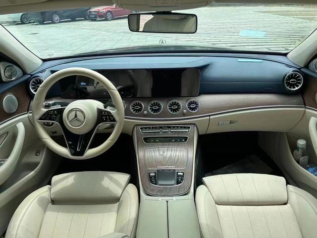 Mercedes-Benz E-Class 2022 thumb 4