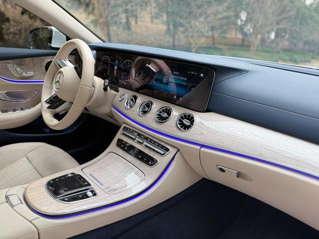 Mercedes-Benz E-Class 2023 thumb 5