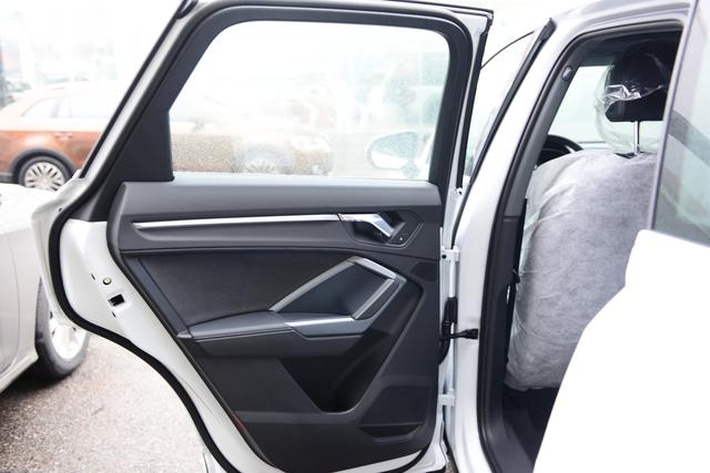 Audi Q3 2024 thumb 11