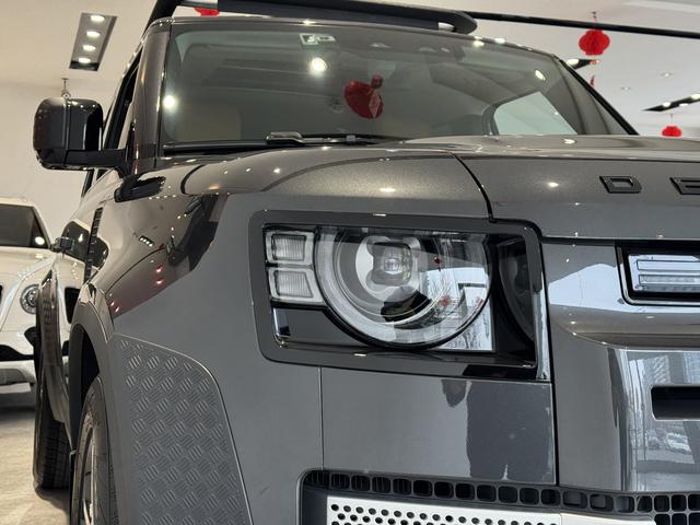 Land Rover Defender 2023 thumb 2
