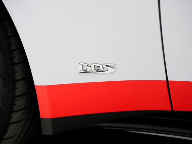 Aston Martin DBS 2019 thumb 10