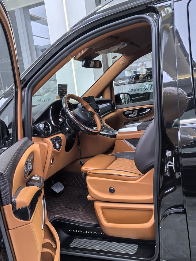 Mercedes-Benz V-Класс 2024 thumb 2