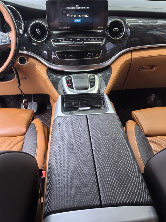 Mercedes-Benz V-Класс 2024 thumb 10