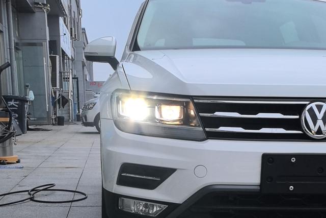 Volkswagen Tiguan L 2020 thumb 6
