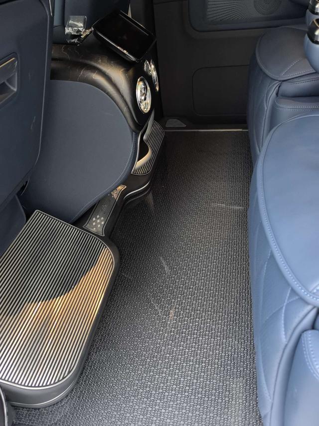 Mercedes-Benz V-Класс 2024 thumb 6