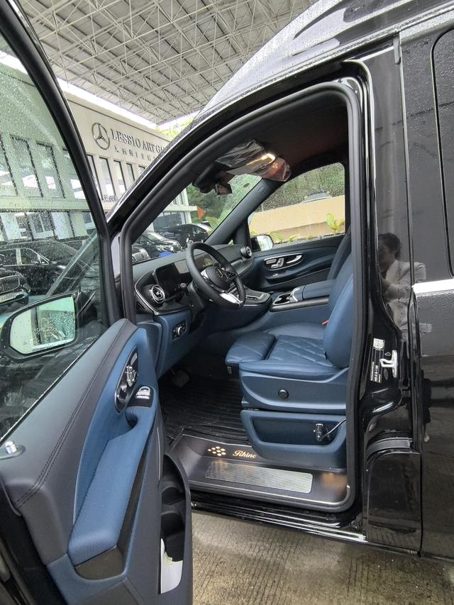 Mercedes-Benz V-Класс 2024 thumb 9
