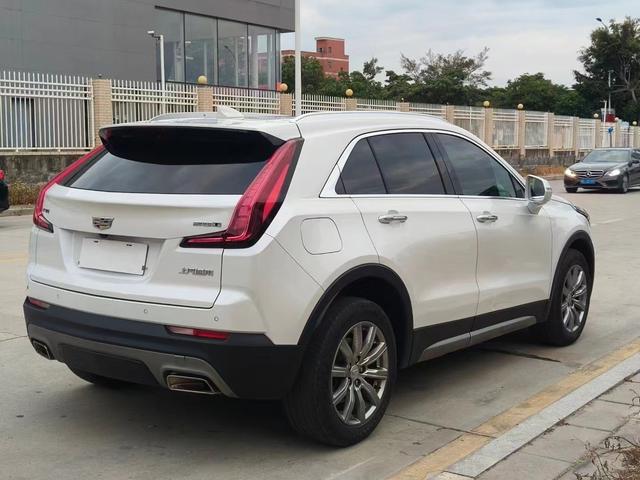Cadillac XT4 2020 thumb 3
