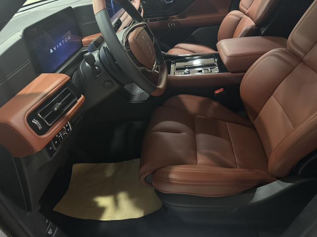 Lincoln Continental 2024 thumb 5