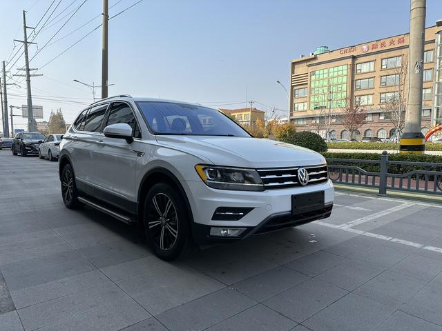 Volkswagen Tiguan L 2019 thumb 2