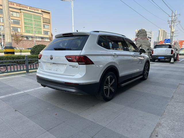 Volkswagen Tiguan L 2019 thumb 4