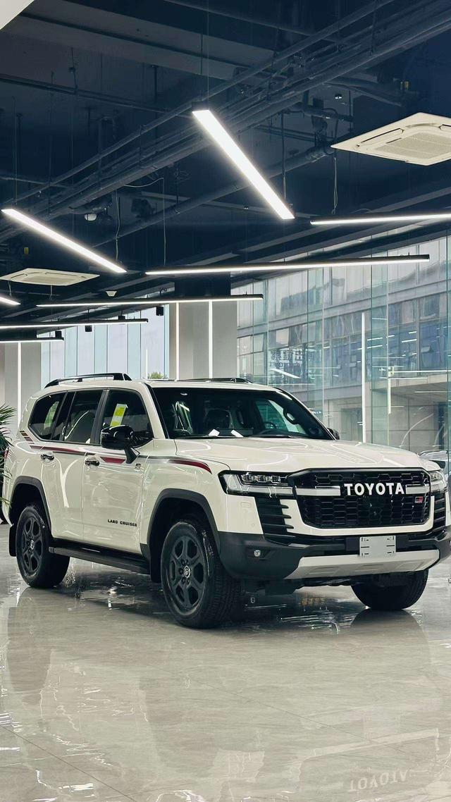 Toyota Land Cruiser 2024 thumb 2