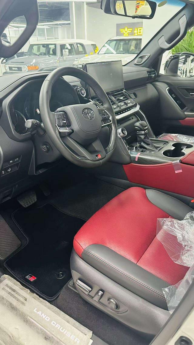 Toyota Land Cruiser 2024 thumb 6