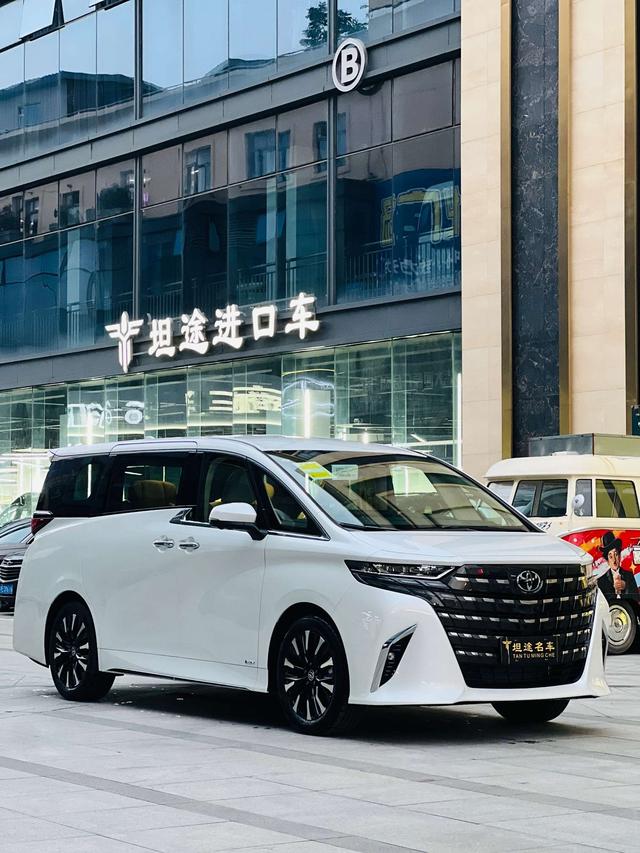 Toyota Alphard 2024 thumb 4