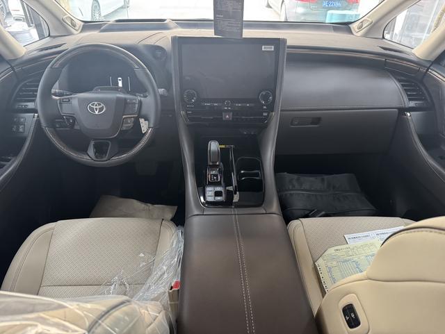 Toyota Alphard 2024 thumb 7