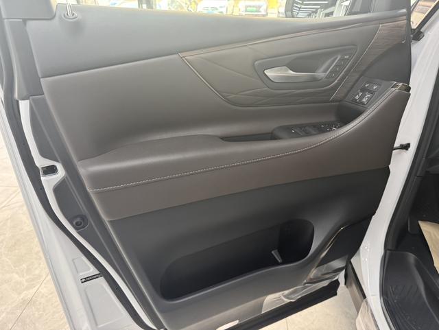 Toyota Alphard 2024 thumb 9