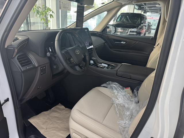 Toyota Alphard 2024 thumb 10