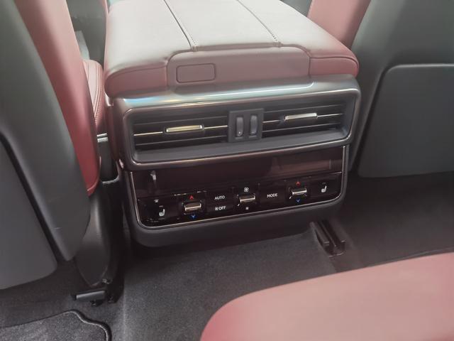 Lexus LX 2024 thumb 4