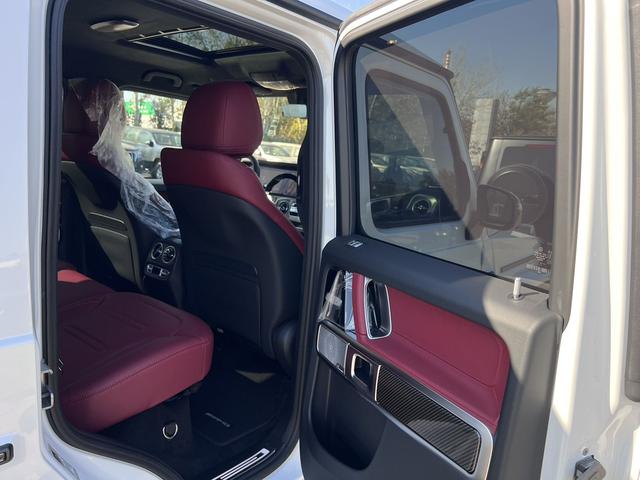 Mercedes-Benz G-Class 2025 thumb 2