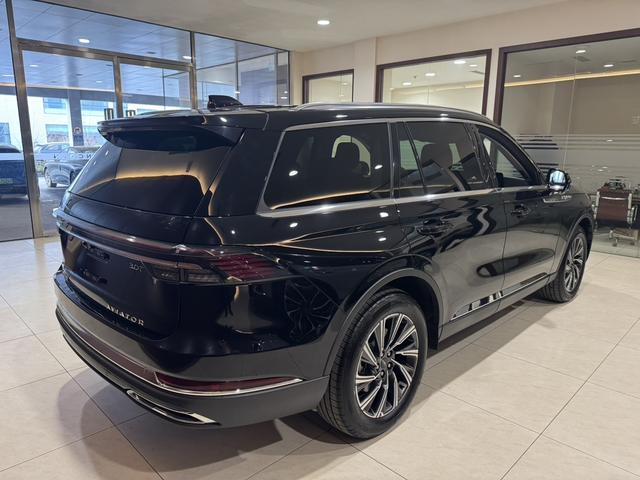 Lincoln Continental 2024 thumb 7