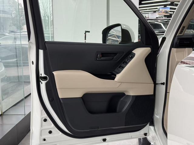 Toyota Land Cruiser 2025 thumb 6