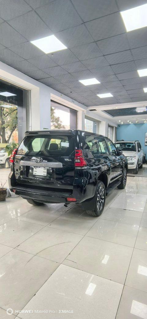 Toyota Prado 2023 thumb 7