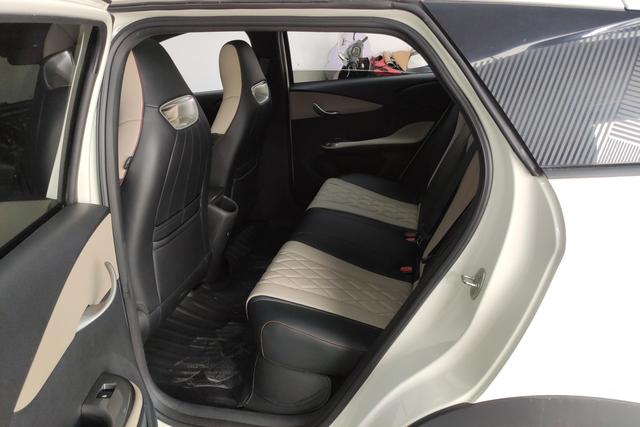 BYD Dolphin 2021 thumb 11