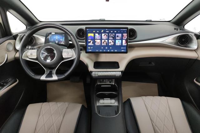 BYD Dolphin 2021 thumb 12