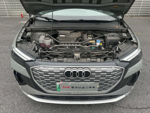 Audi Q4 e-tron 2022 thumb 2