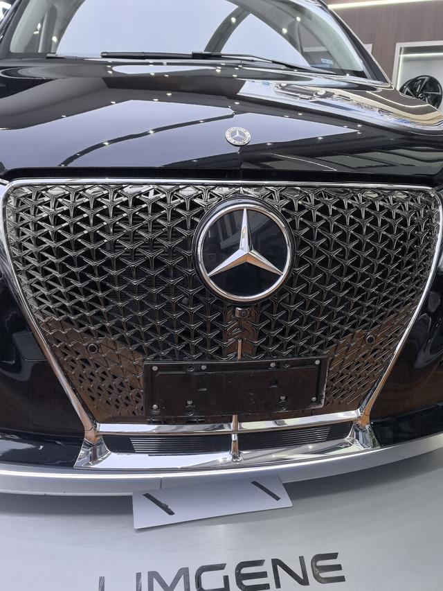 Mercedes-Benz V-Класс 2022 thumb 2