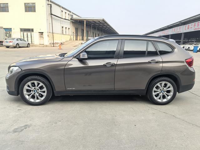 BMW X1 2013 thumb 11