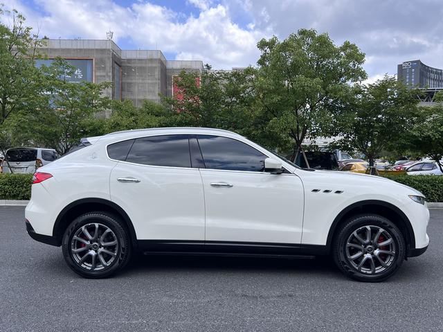 Maserati Levante 2020 thumb 6