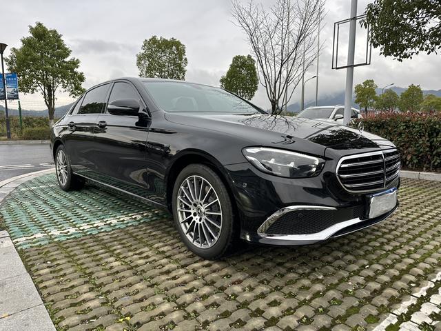 Mercedes-Benz E-Class 2023 thumb 2