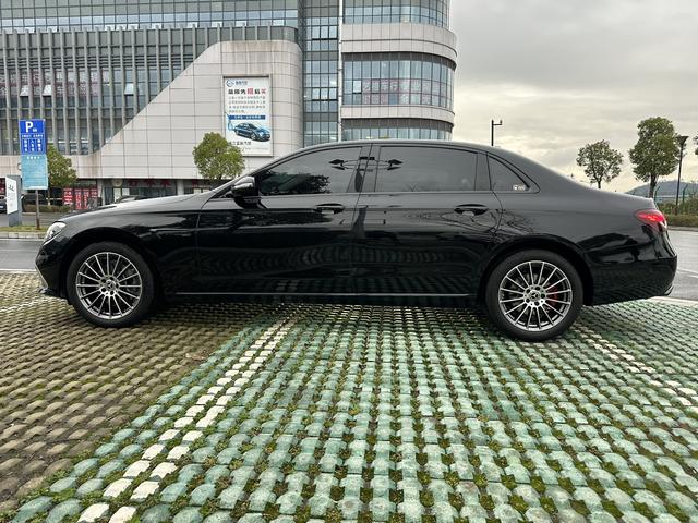 Mercedes-Benz E-Class 2023 thumb 3
