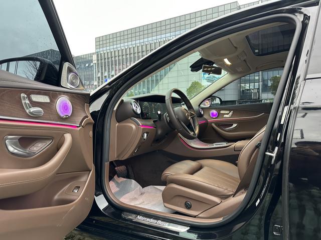 Mercedes-Benz E-Class 2023 thumb 4