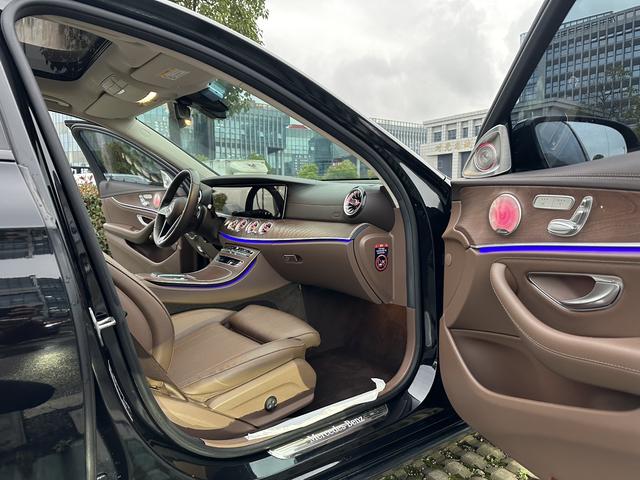 Mercedes-Benz E-Class 2023 thumb 8