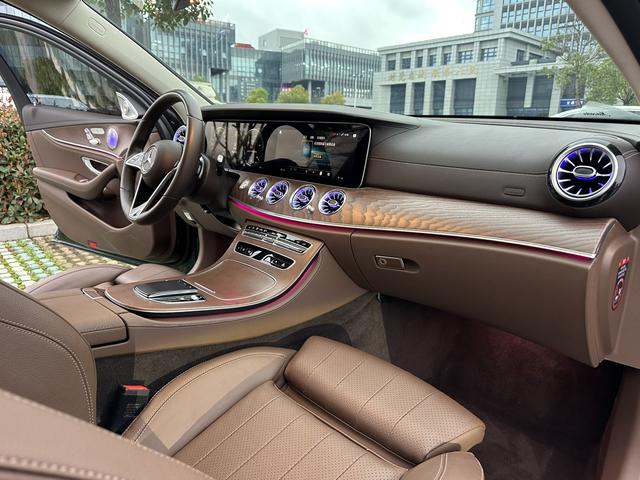 Mercedes-Benz E-Class 2023 thumb 9